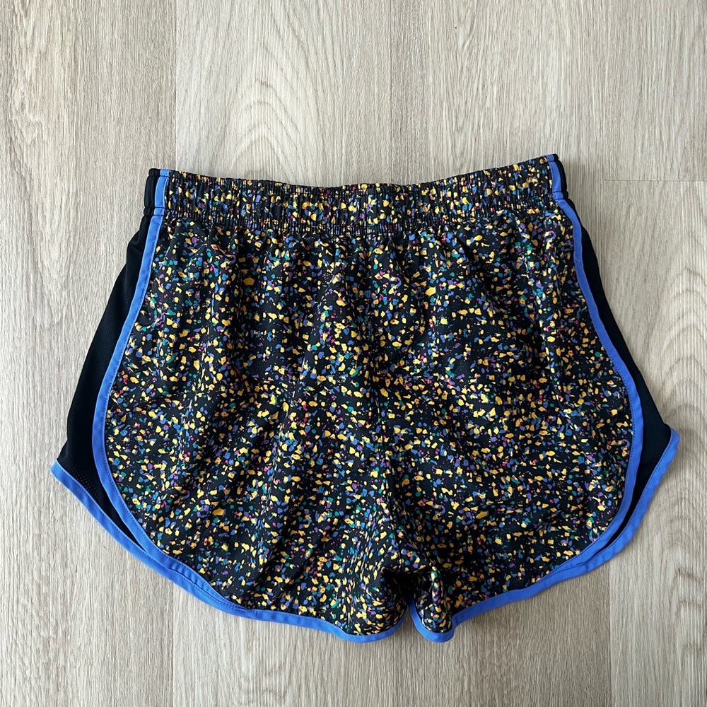 NIKE DRI-FIT TEMPO ICON CLASH RUNNING SHORTS Women's Lavender/Gold/Black - Picture 4 of 5